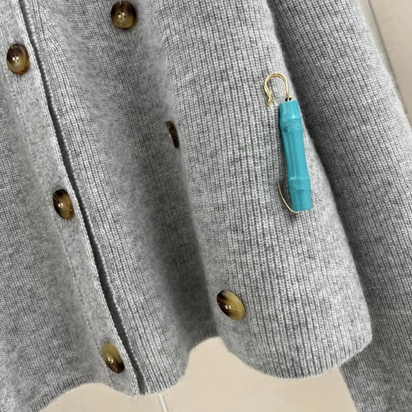 Unique design 100% cashmere cardigan - Picture 6 of 15